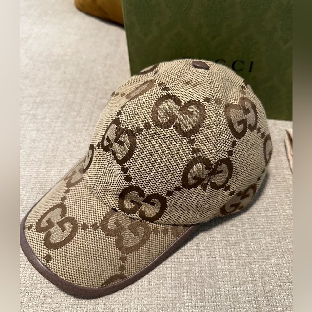 AUTHENTIC JUMBO GUCCI GG CANVAS BASEBALL HAT